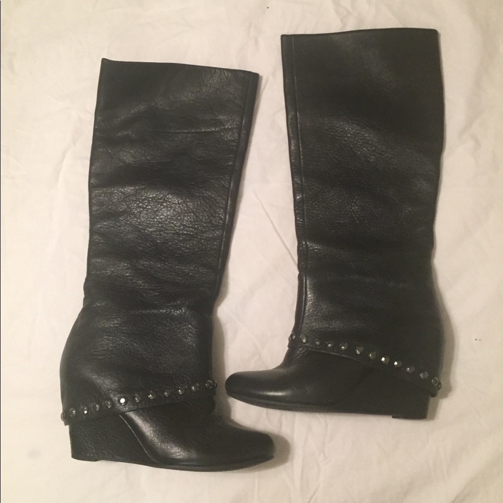 BCBGeneration size 7.5 knee boots. Black